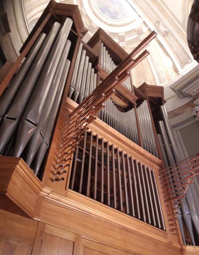 Organo Tamburini della chiesa di Santa Maria Segreta a Milano (1986). 